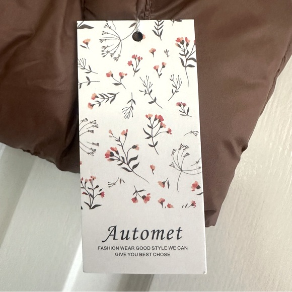 NWT- Women’s Lightweight Sleeveless Cropped Puffer Vest, medium, brown - Picture 6 of 9